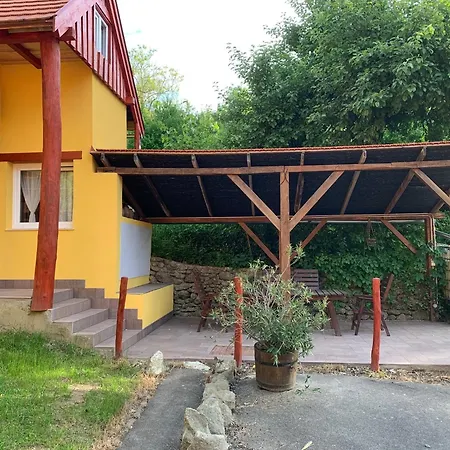 Vörösmarty House * Kapolcs